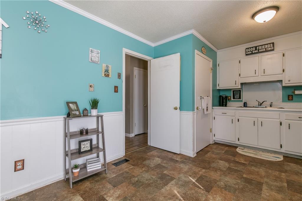 2738 Barrington Road Elon, NC 27244 - Photo 4 of 20 Gallery Image 4
