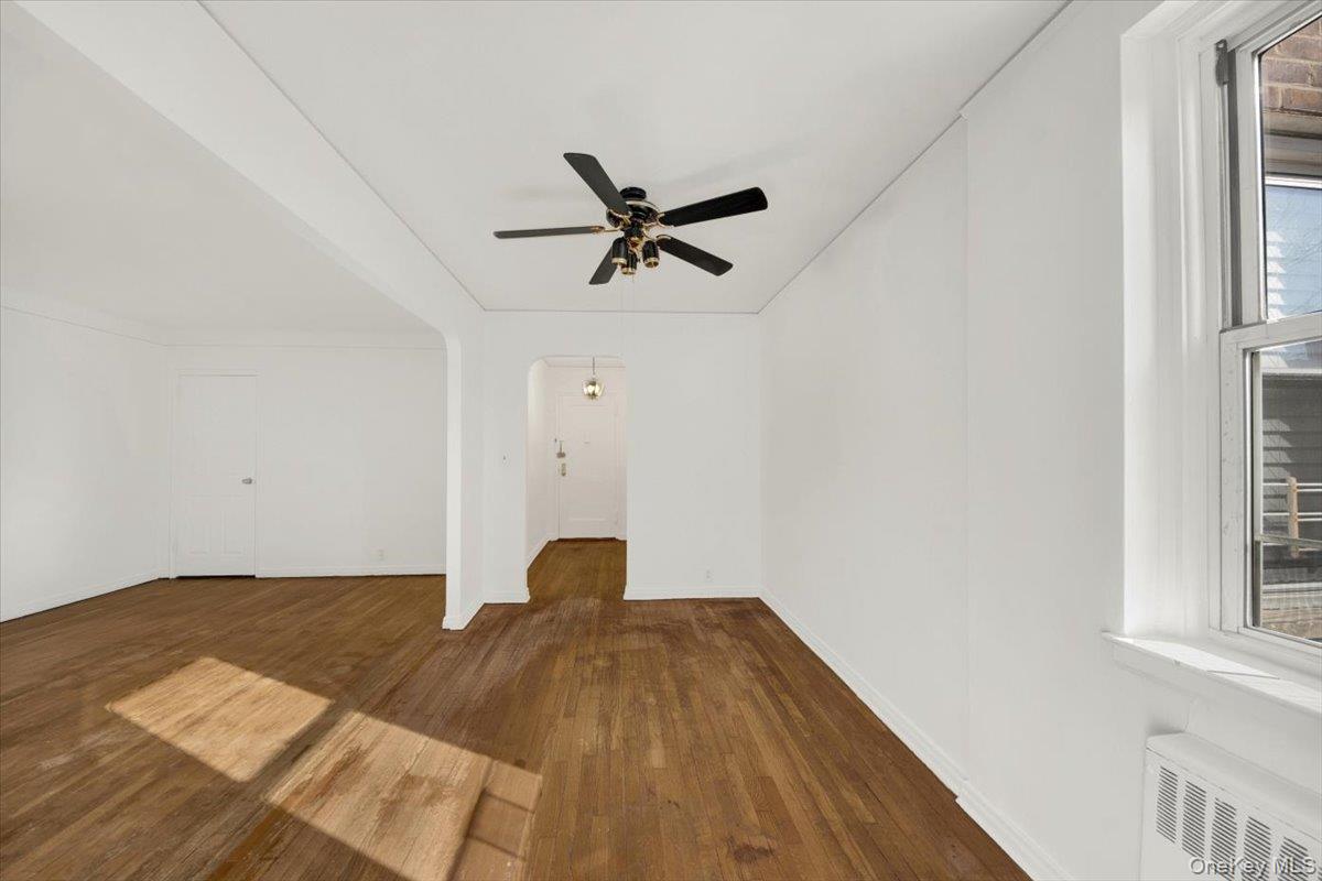 811 Bronx River Road, Unit 3C Bronxville, NY 10708 - Photo 13 of 27 wooden floor in a hall with an entryway
