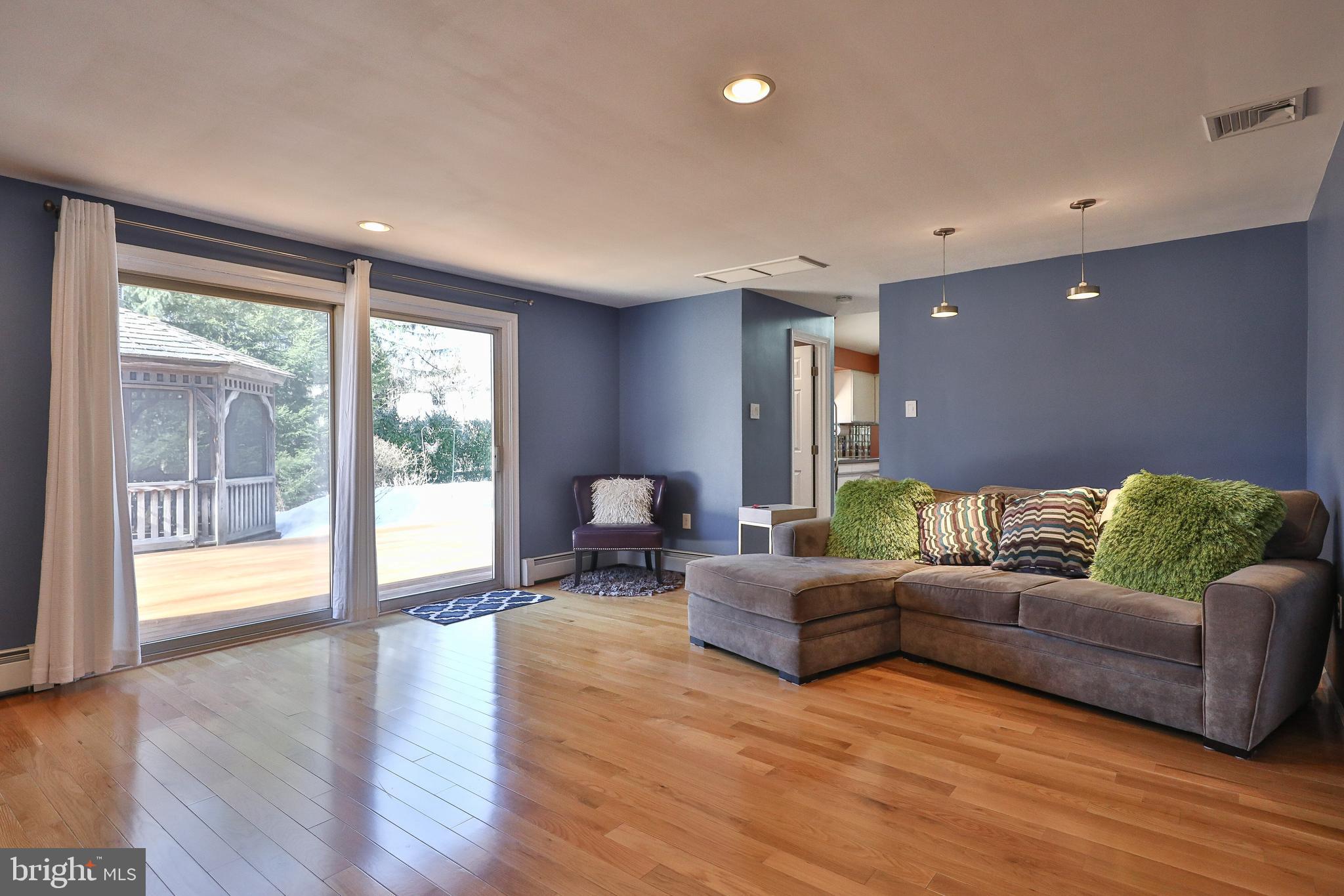 1700 Cary Road Huntingdon Valley, PA 19006 - Photo 17 of 52 Great Room and i do mean GREAT