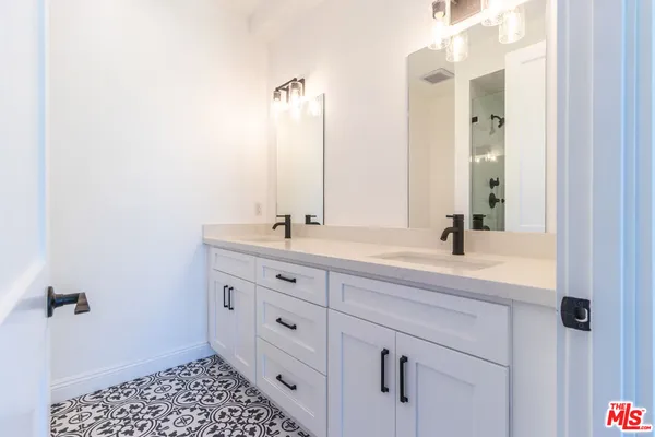 $4,995 | 5323 Ben Avenue, Valley Village, CA 91607