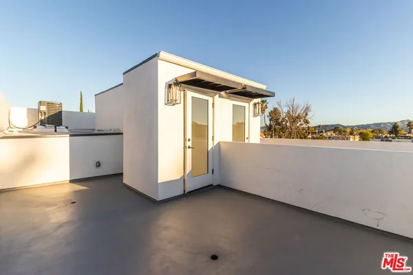 $4,995 | 5323 Ben Avenue, Valley Village, CA 91607