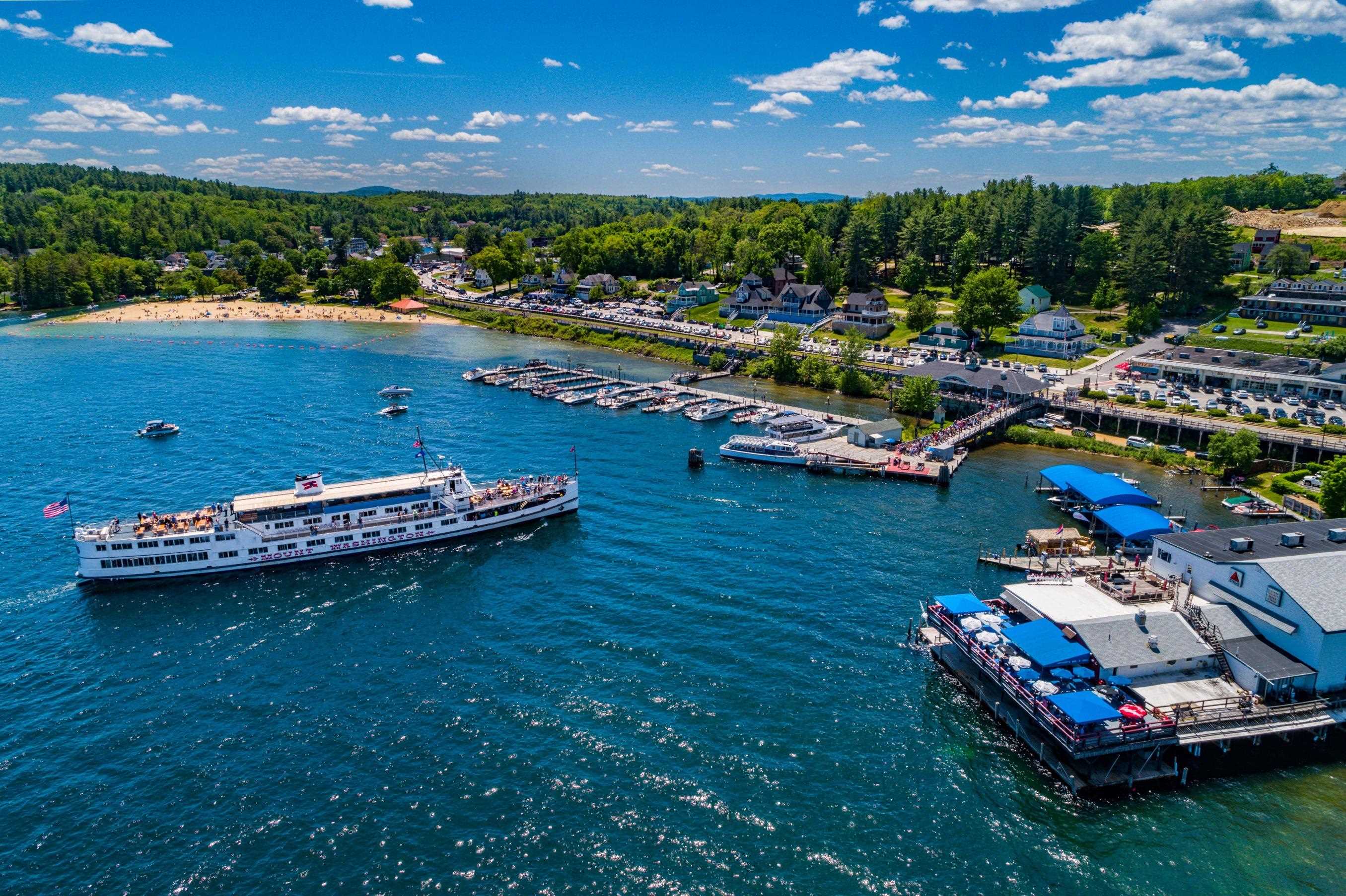 76 Endicott Street East Laconia, NH 03246 - Photo 3 of 37