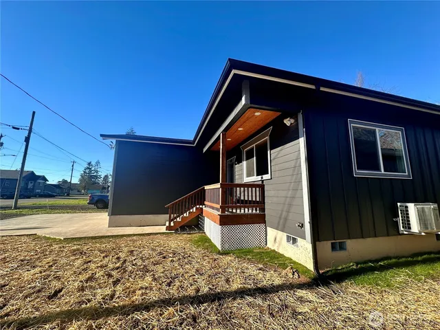 $319,000 | 426 East Curtis Street, Aberdeen, WA 98520