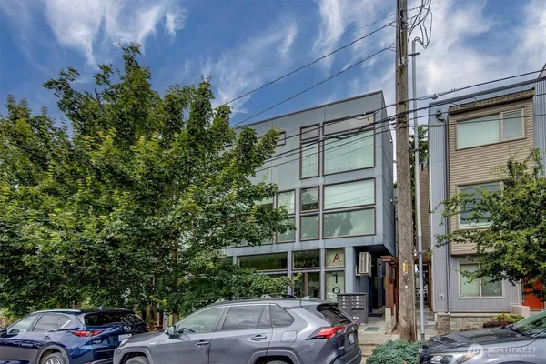 $578,000 | 1915 25th Avenue South, Unit D, Seattle, WA 98144
