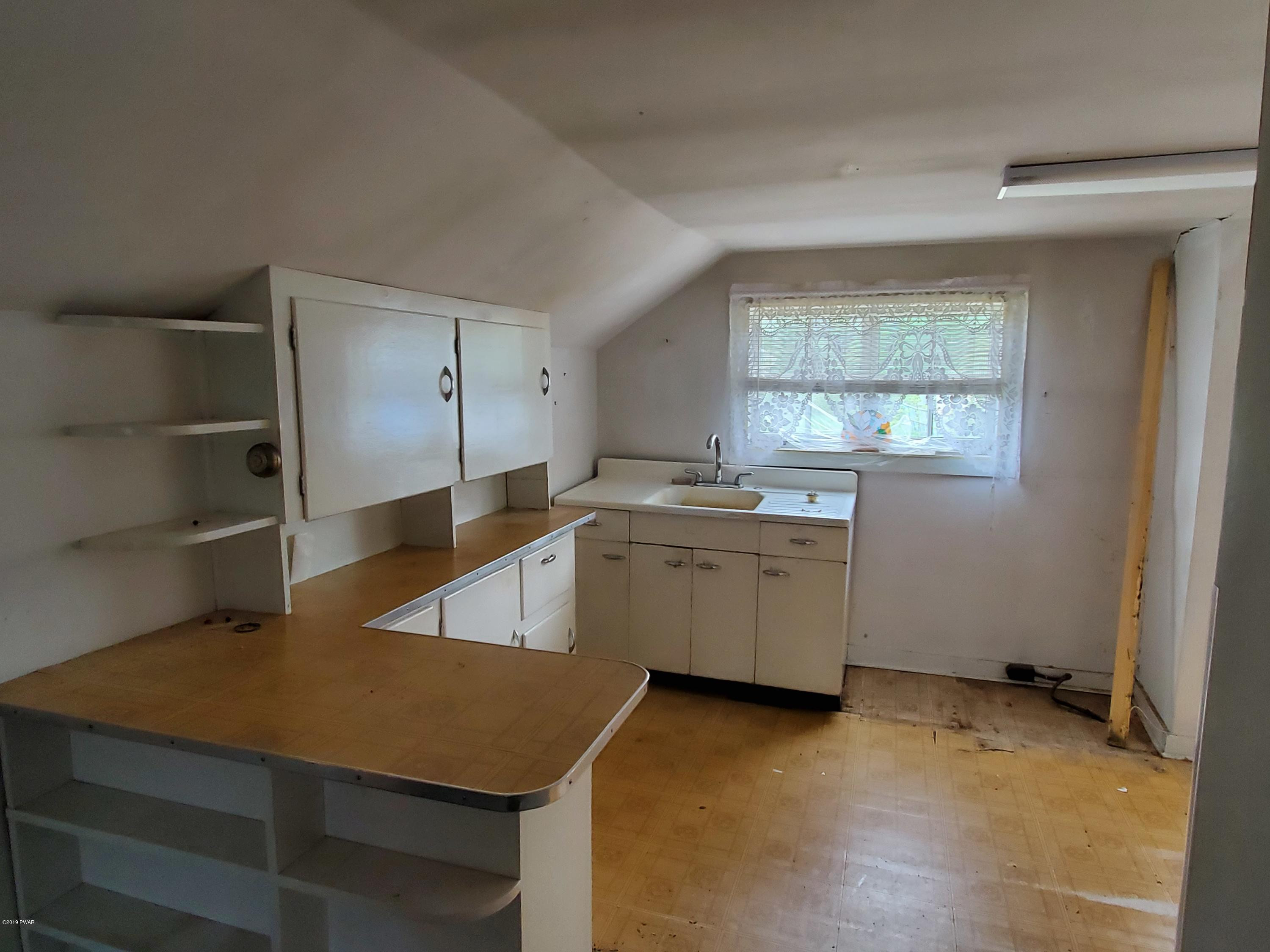 1007 Main Street Newfoundland, PA 18445 - Photo 7 of 15