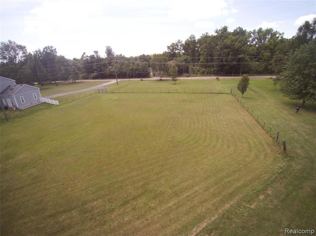 5042 Edgar Road Clarkston, MI 48346 - Photo 4 of 7