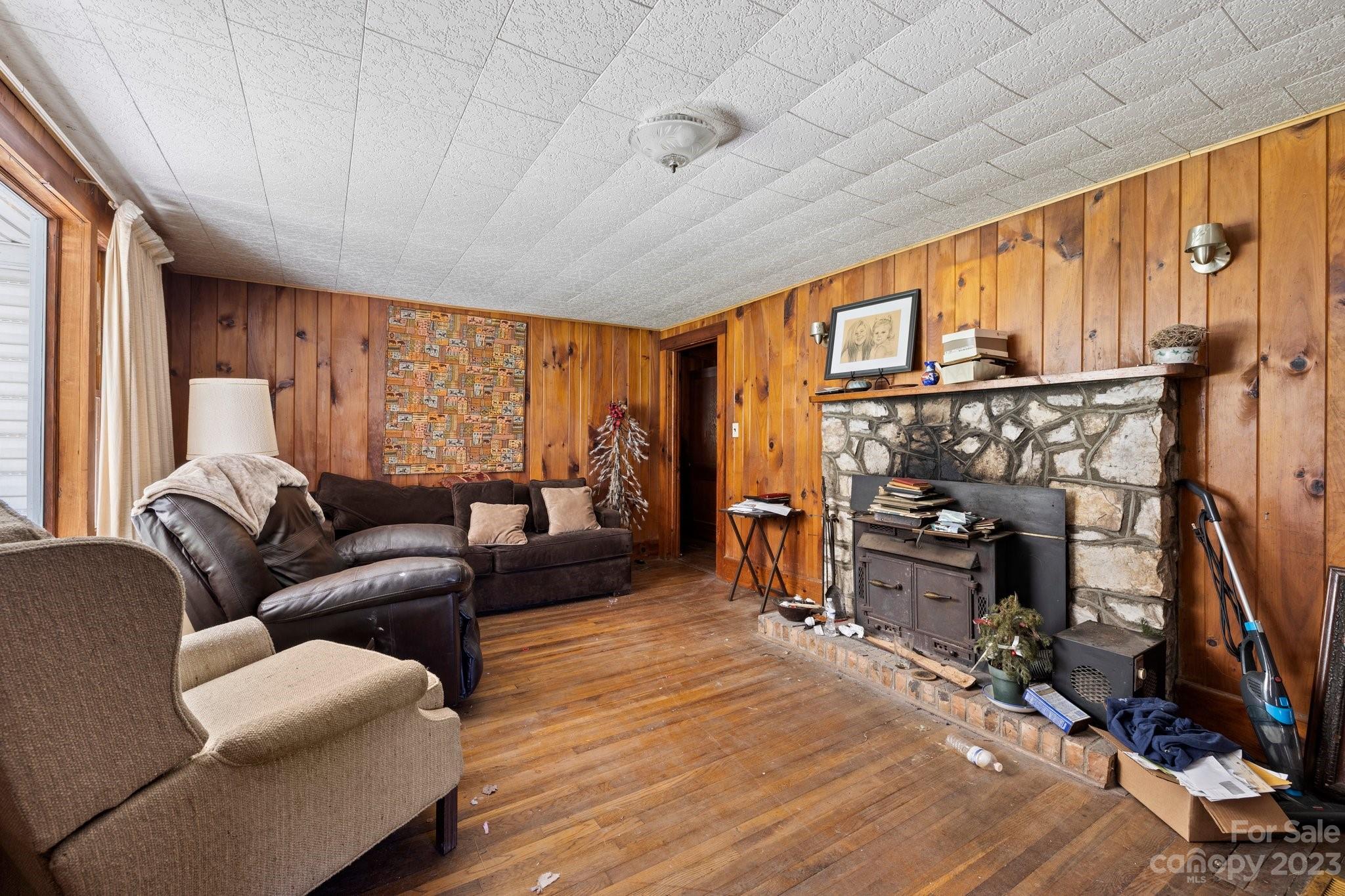 2393 Laurel Valley Road Mars Hill, NC 28754 - Photo 6 of 36 Gallery Image 6