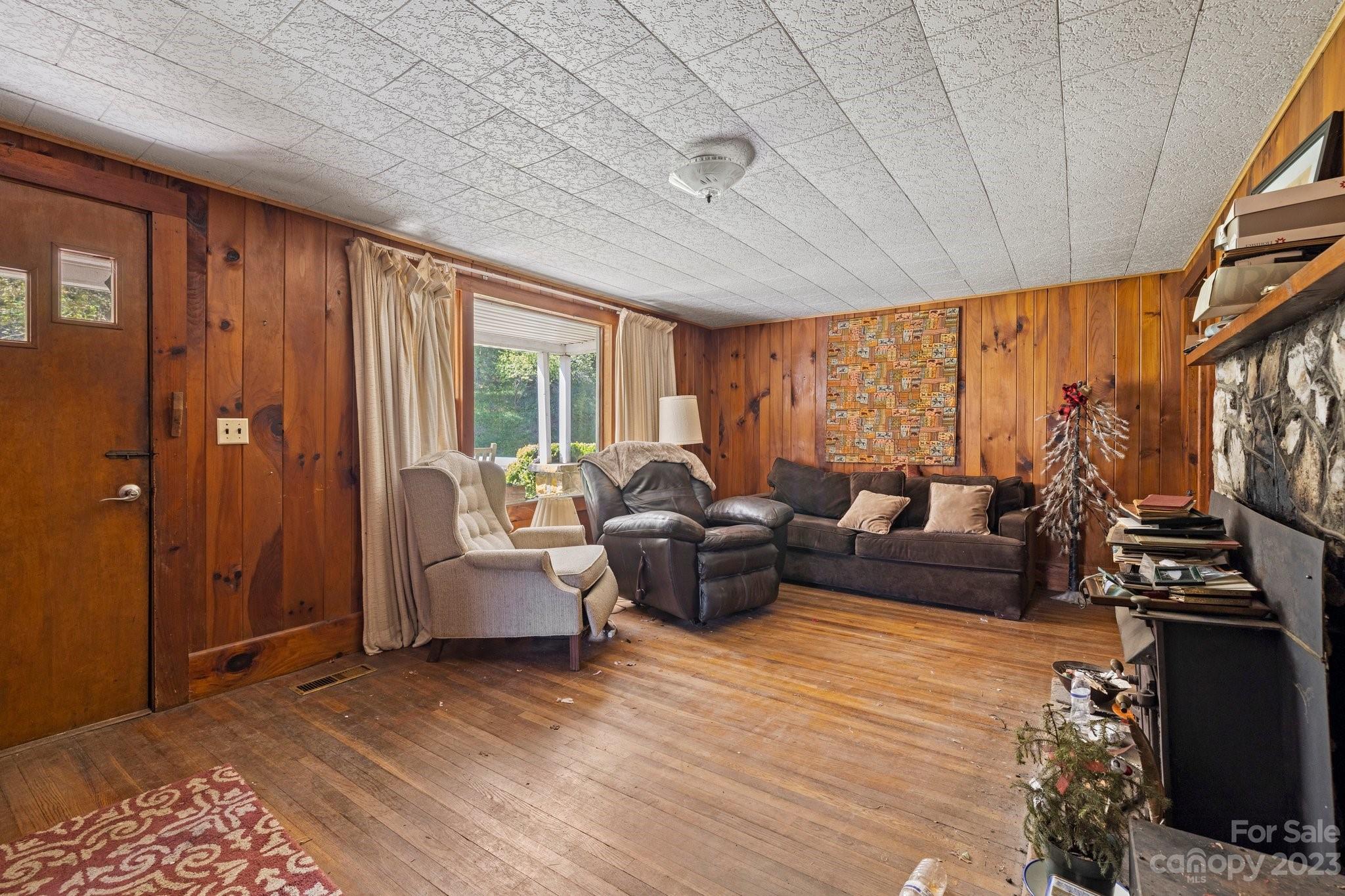 2393 Laurel Valley Road Mars Hill, NC 28754 - Photo 7 of 36 Gallery Image 7