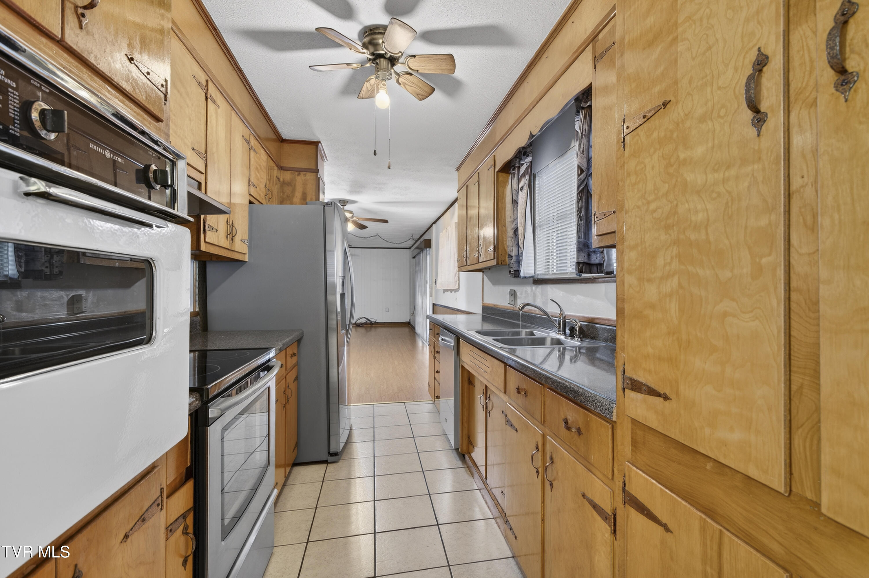 228 Sioux Road Bristol, VA 24201 - Photo 17 of 28 228-Sioux-Rd-Bristol-VA Travis-Dyson-4