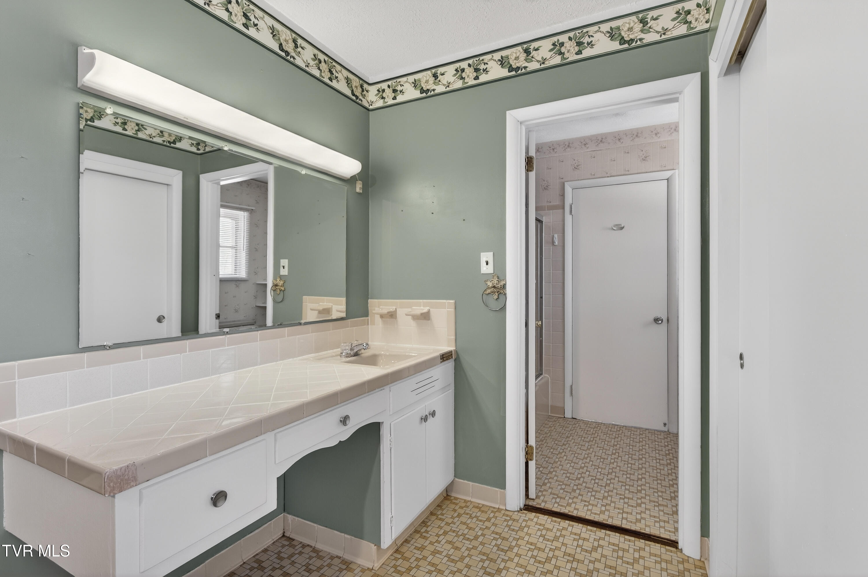 228 Sioux Road Bristol, VA 24201 - Photo 20 of 28 228-Sioux-Rd-Bristol-VA Travis-Dyson-19