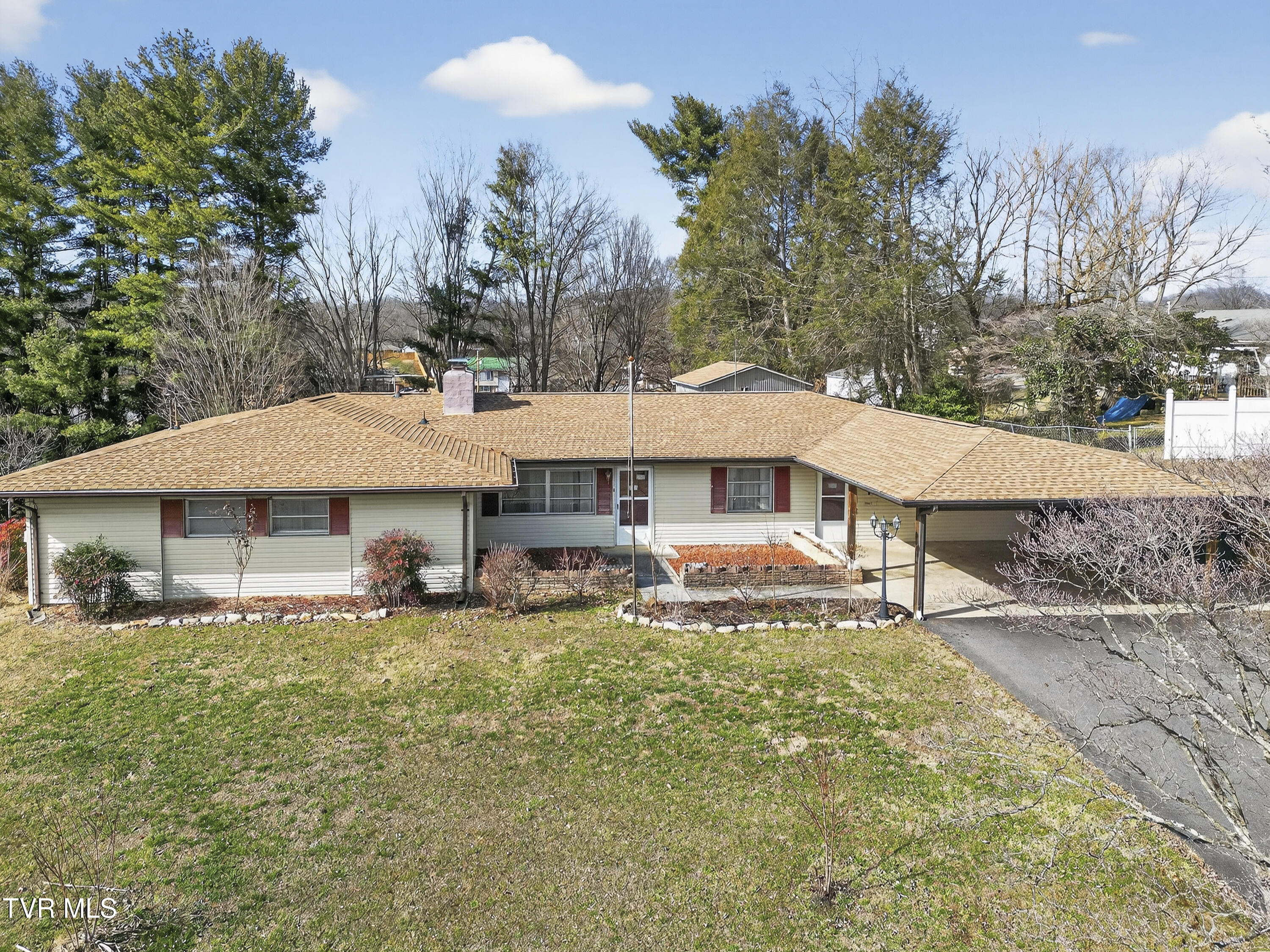 228 Sioux Road Bristol, VA 24201 - Photo 2 of 28 228-Sioux-Rd-Bristol-VA-2