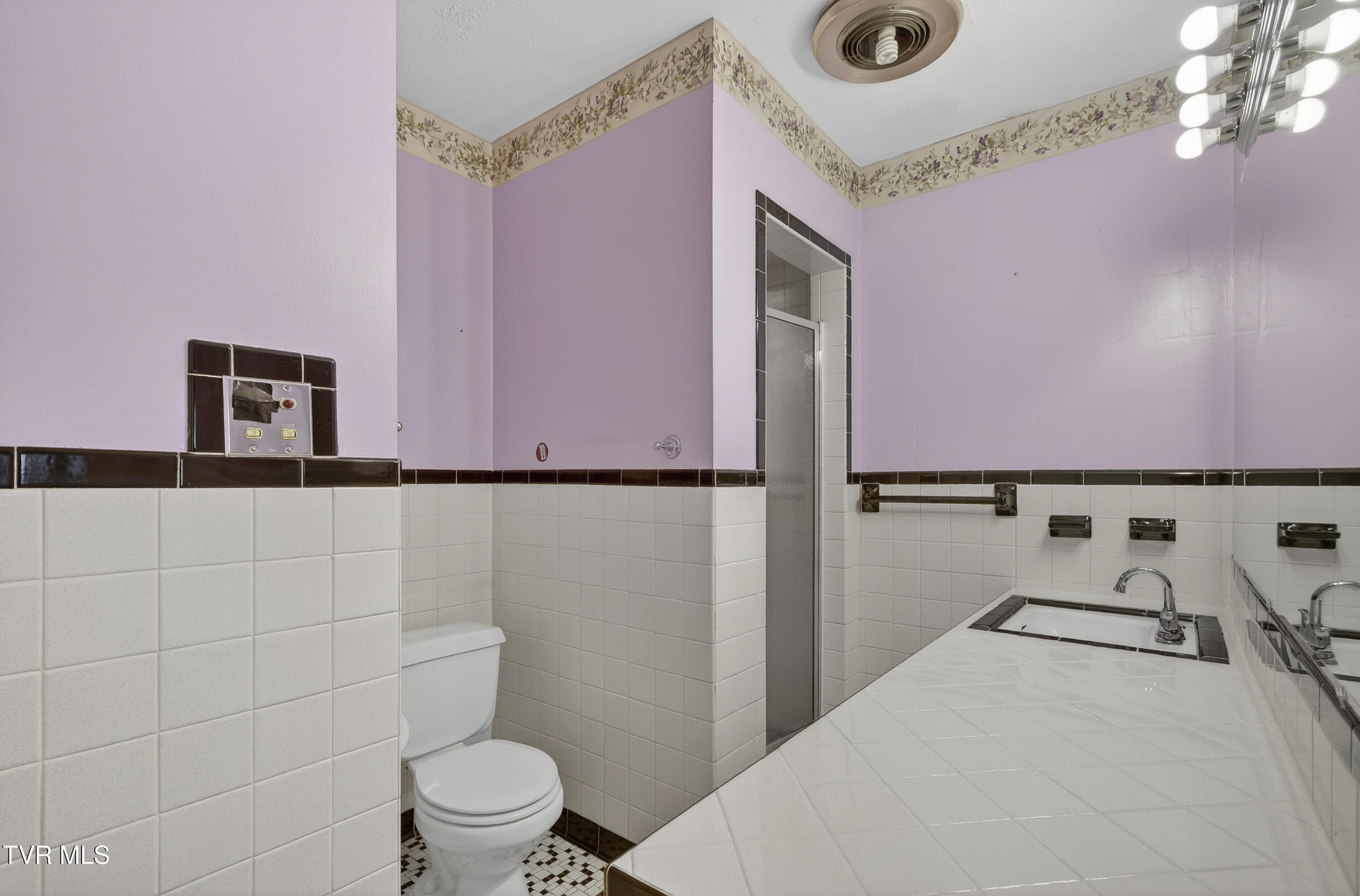 228 Sioux Road Bristol, VA 24201 - Photo 26 of 28 228-Sioux-Rd-Bristol-VA Travis-Dyson-26