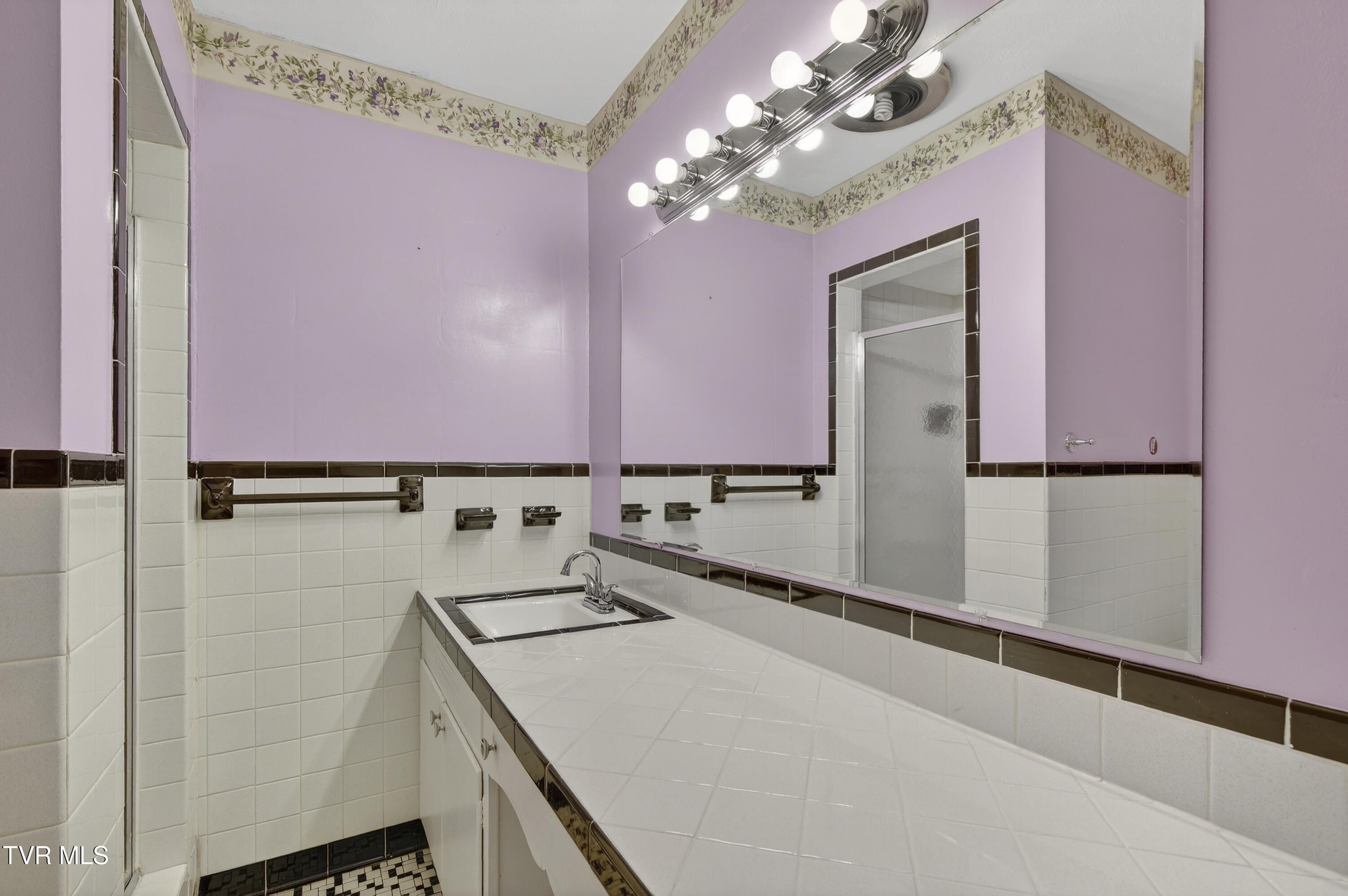 228 Sioux Road Bristol, VA 24201 - Photo 27 of 28 228-Sioux-Rd-Bristol-VA Travis-Dyson-27