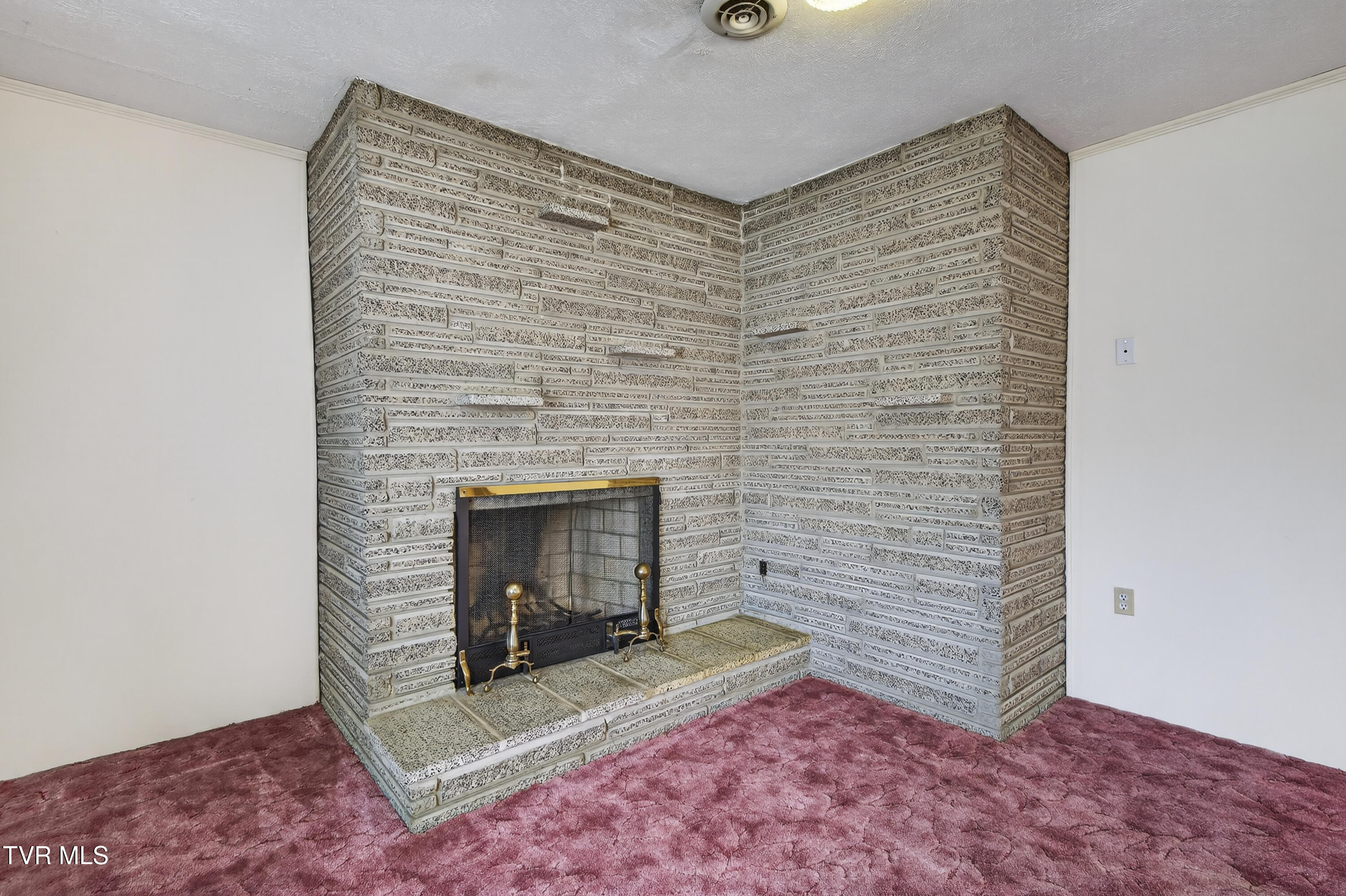 228 Sioux Road Bristol, VA 24201 - Photo 10 of 28 228-Sioux-Rd-Bristol-VA Travis-Dyson-12