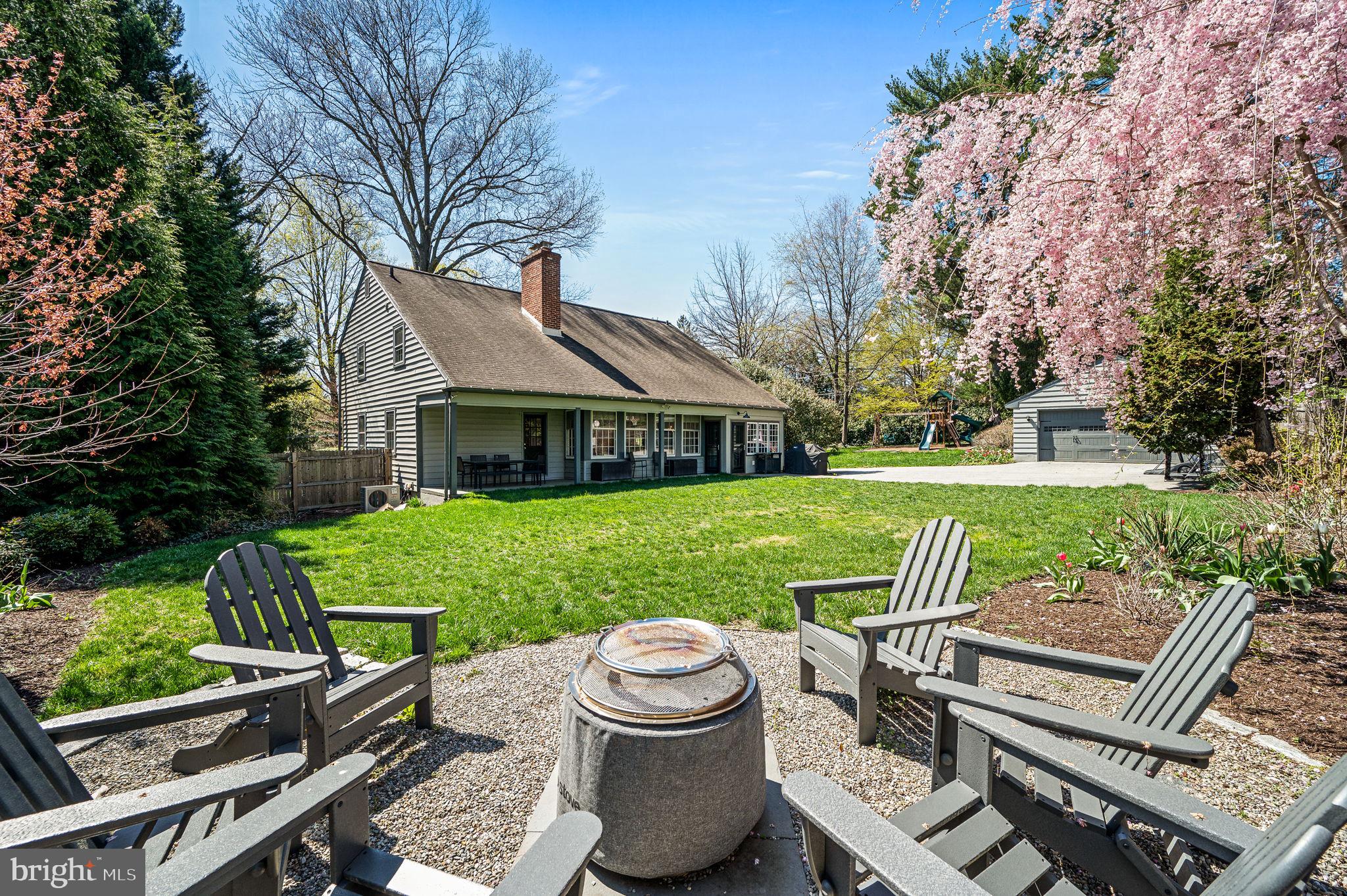 124 South Providence Road Wallingford, PA 19086 - Photo 4 of 53 a view of a patio with chair and a table