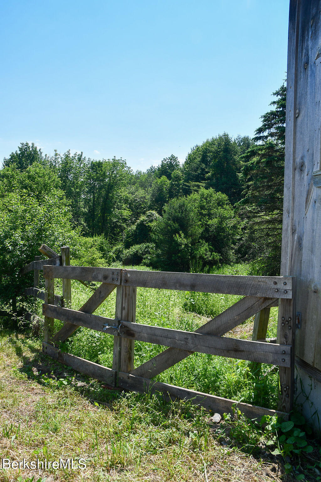 15 West Stockbridge Road Stockbridge, MA 01262 - Photo 11 of 36 DSC_8075