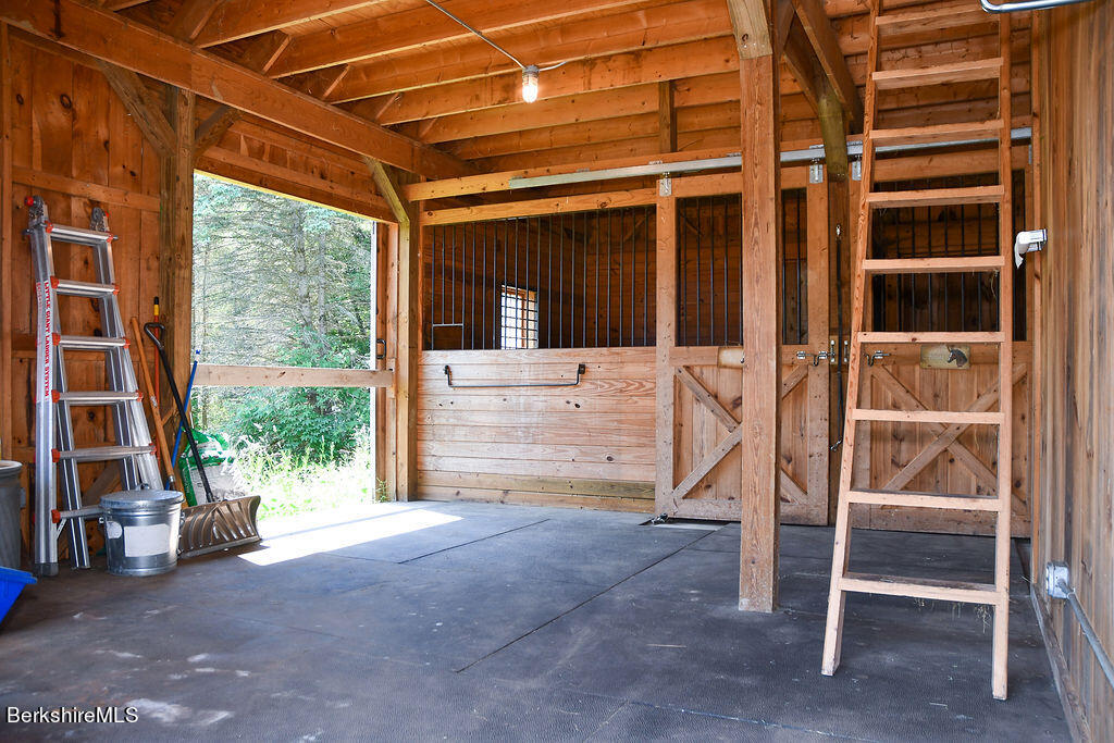 15 West Stockbridge Road Stockbridge, MA 01262 - Photo 7 of 36 DSC_8049