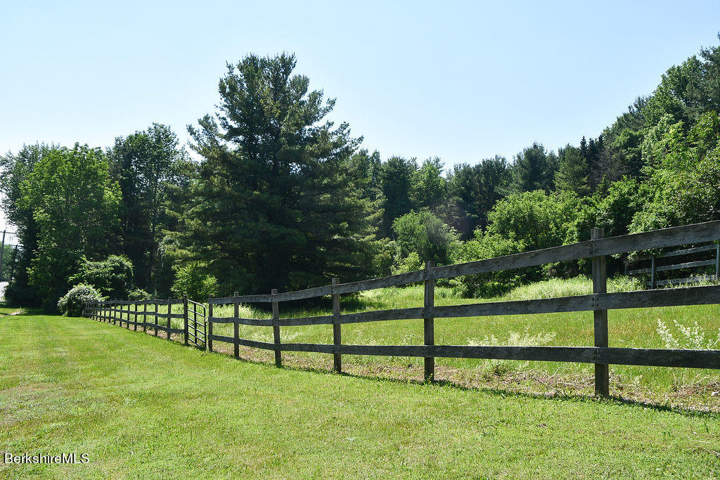 15 West Stockbridge Road Stockbridge, MA 01262 - Photo 9 of 36 DSC_8085