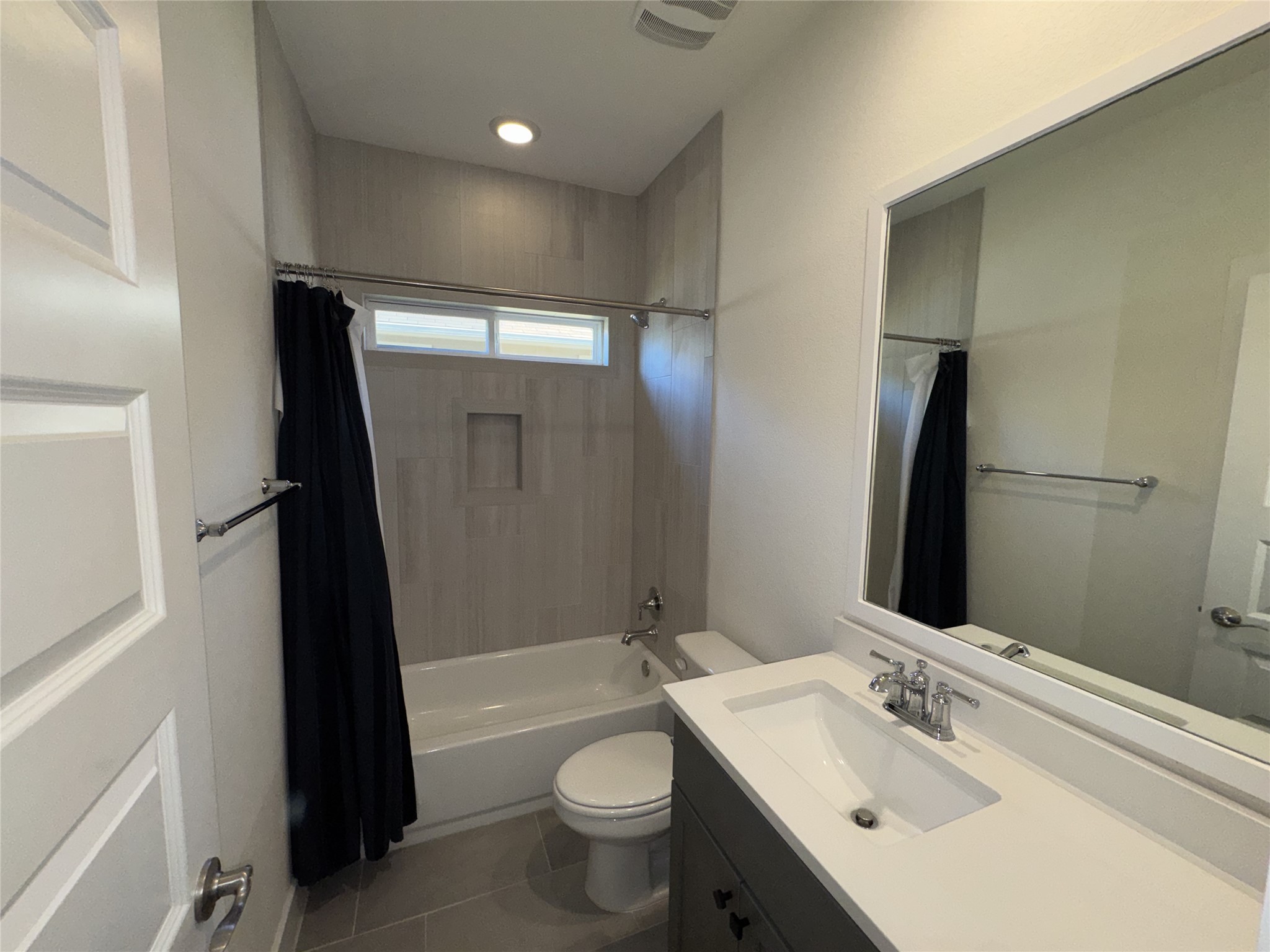 449 Dove Trail Bertram, TX 78605 - Photo 19 of 26 3rd Bathroom