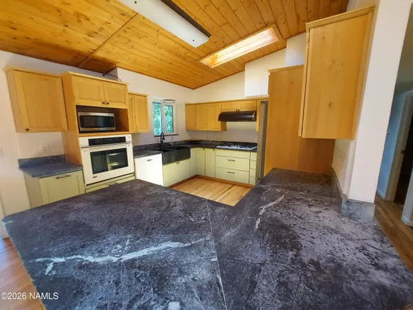 $987,928 | 2304 North Talkington Drive, Flagstaff, AZ 86001