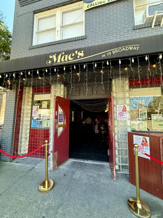 $1,395,000 | 33 Arcangel Court, Fairfax, CA 94930