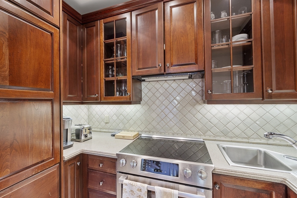 178 Commonwealth Avenue, Unit PH Boston, MA 02116 - Photo 11 of 28