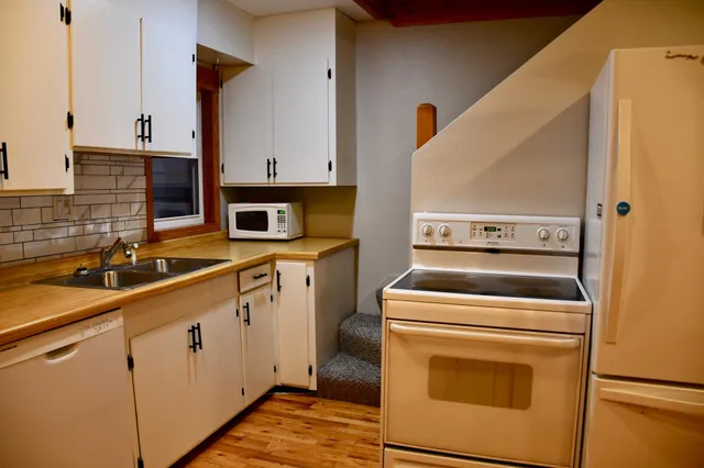 $158,900 | 321 Tindolph Avenue North, Thief River Falls, MN 56701