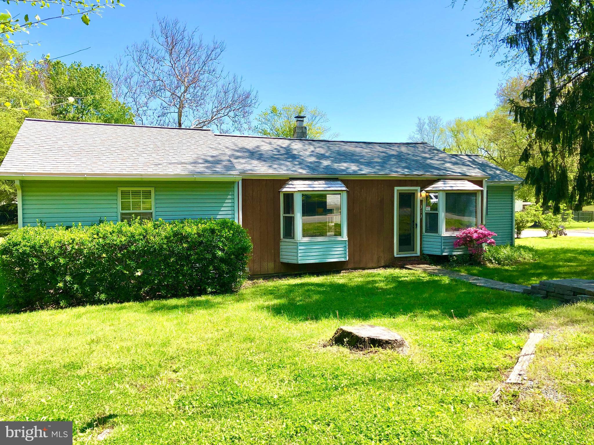 313 Holly Road Edgewater, MD 21037 - Photo 1 of 28 Welcome to 313 Holly!