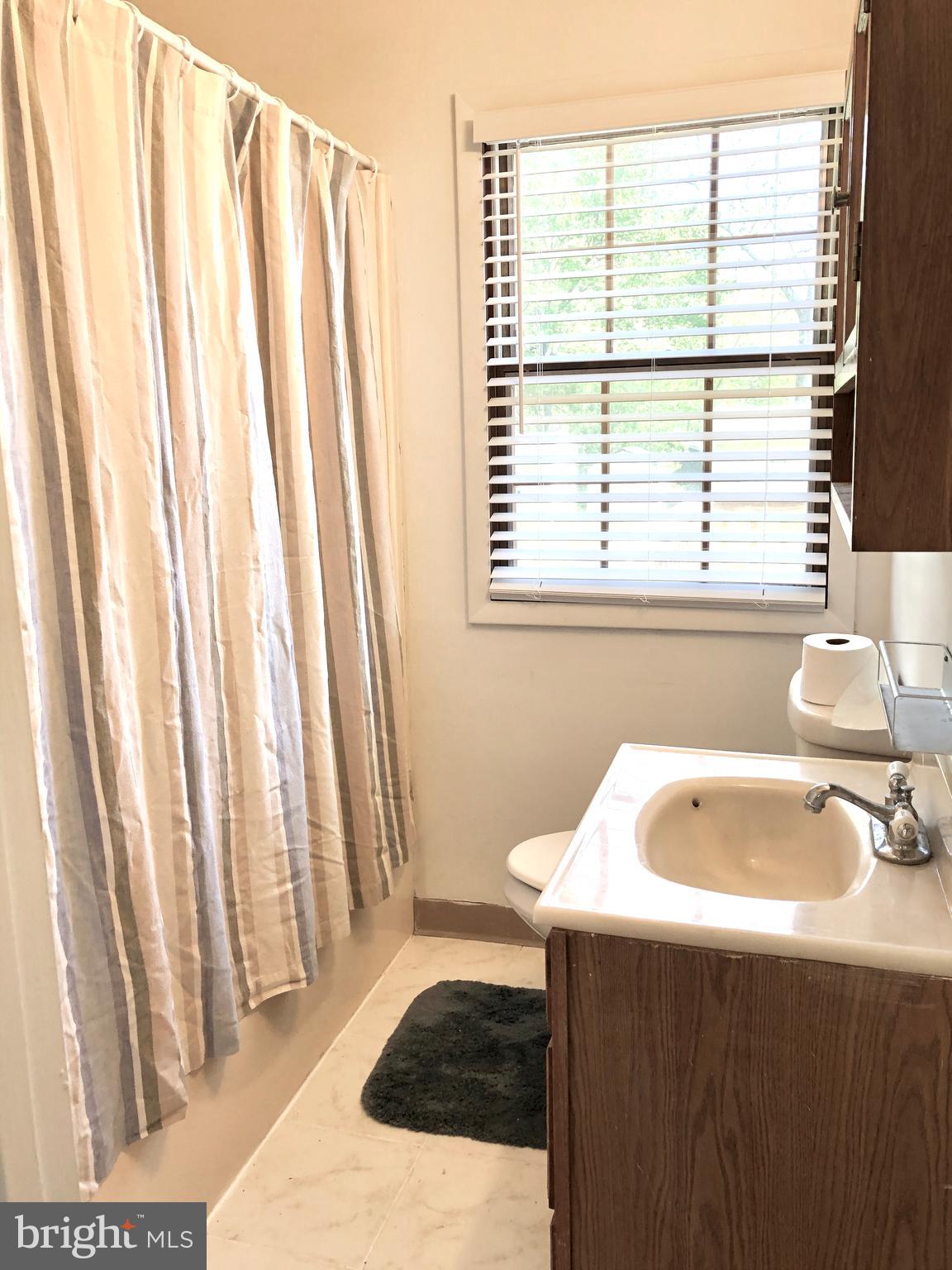 313 Holly Road Edgewater, MD 21037 - Photo 12 of 28 Full Bathroom