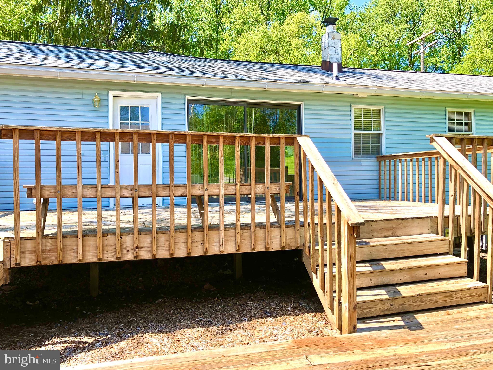 313 Holly Road Edgewater, MD 21037 - Photo 3 of 28 Great deck for entertaining!