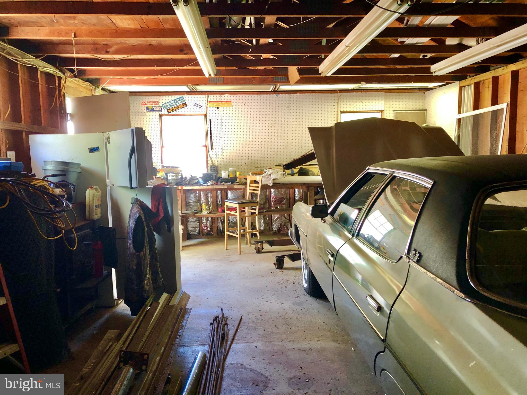 313 Holly Road Edgewater, MD 21037 - Photo 21 of 28 Garage w/ space for a workshop