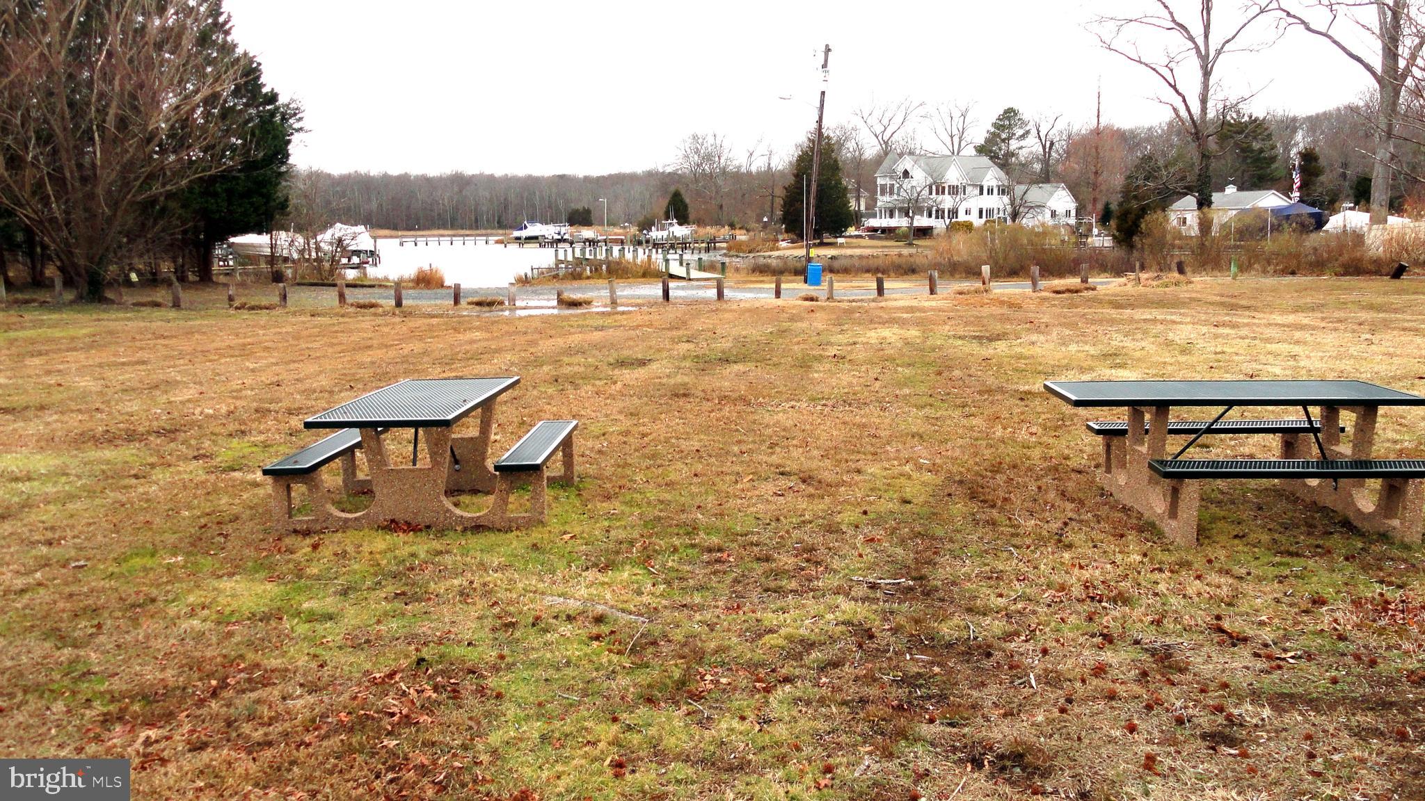 313 Holly Road Edgewater, MD 21037 - Photo 28 of 28 Picnic area & Playground