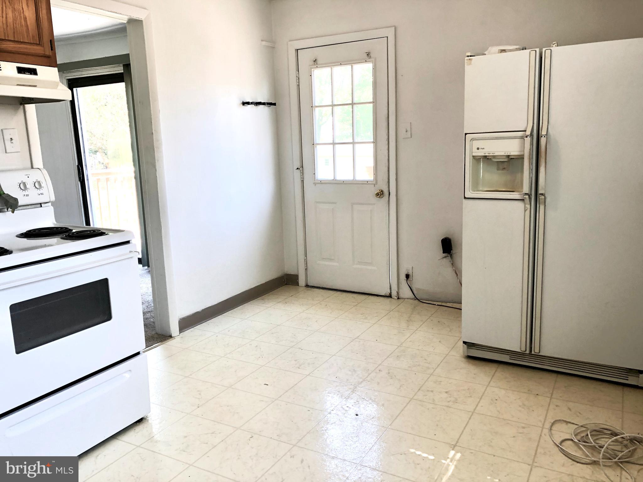 313 Holly Road Edgewater, MD 21037 - Photo 9 of 28 Kitchen