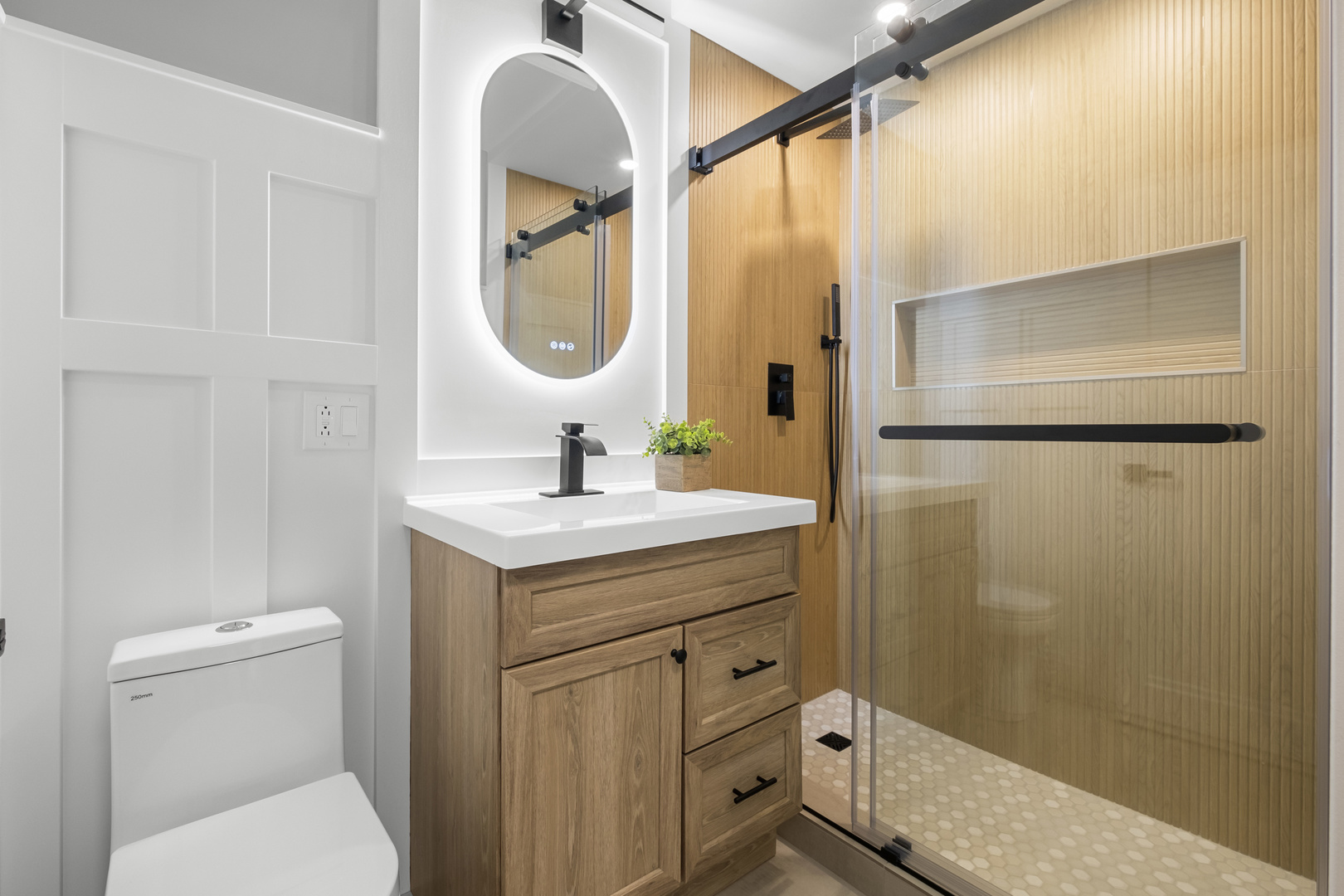 6301 North Sheridan Road, Unit 12C Chicago, IL 60660 - Photo 13 of 32