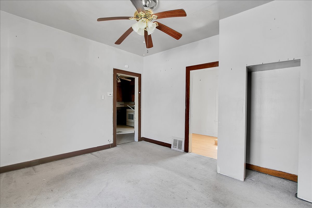 321 West 114th Street Chicago, IL 60628 - Photo 14 of 30