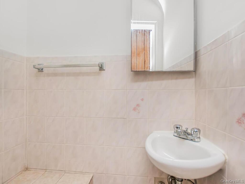 986 Neill Avenue Bronx, NY 10462 - Photo 19 of 20