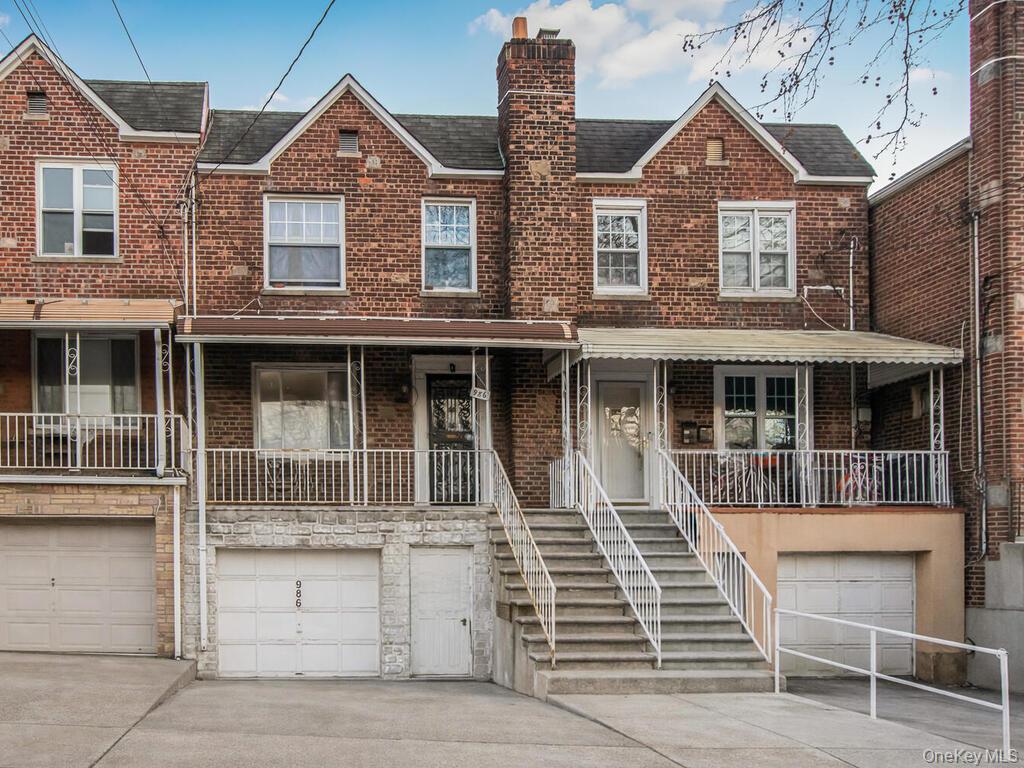 986 Neill Avenue Bronx, NY 10462 - Photo 2 of 20