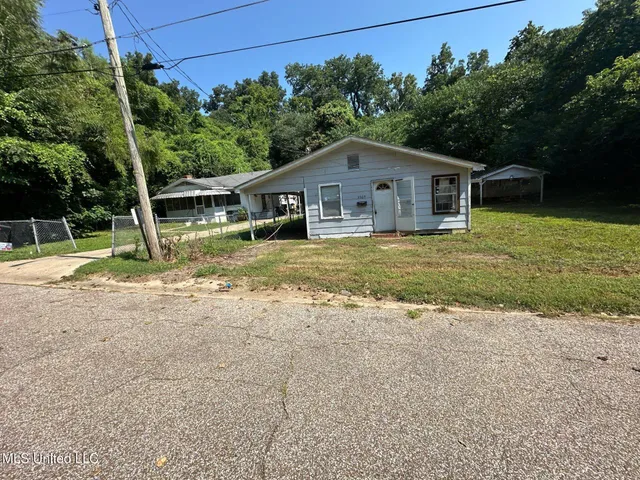$17,000 | 1509 1st E Street, Vicksburg, MS 39183