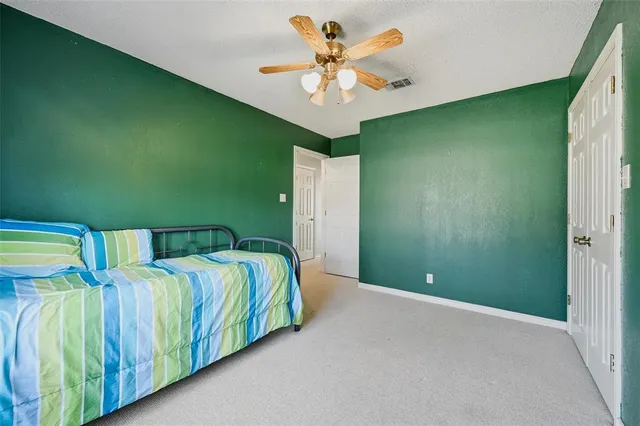 $450,000 | 716 Kiowa Drive East, Gainesville, TX 76240