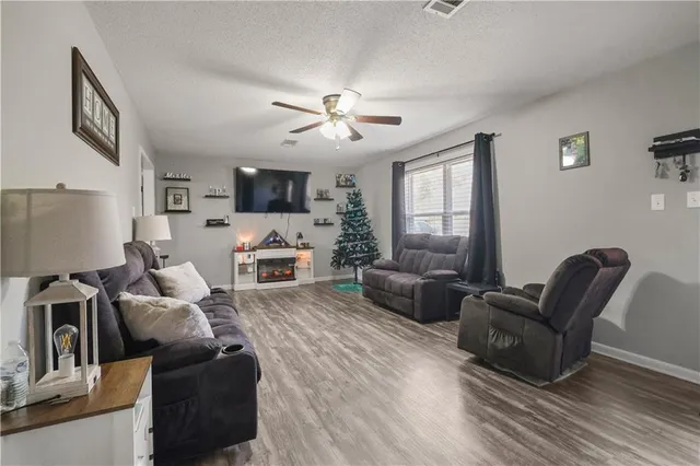 $190,000 | 517 Kisatchie Drive, Dry Prong, LA 71423