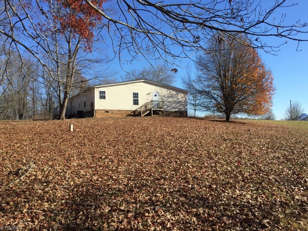 235 Chilton Road Ararat, NC 27007 - Photo 7 of 26 Gallery Image 7