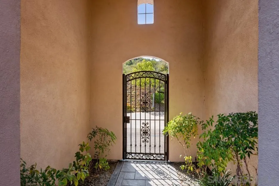 14032 Lake Poway Road Poway, CA 92064 - Photo 50 of 51