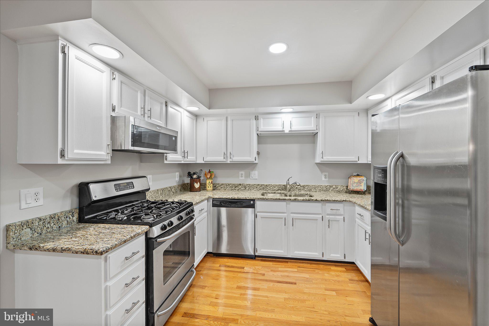 46574 Broadspear Terrace Sterling, VA 20165 - Photo 6 of 41