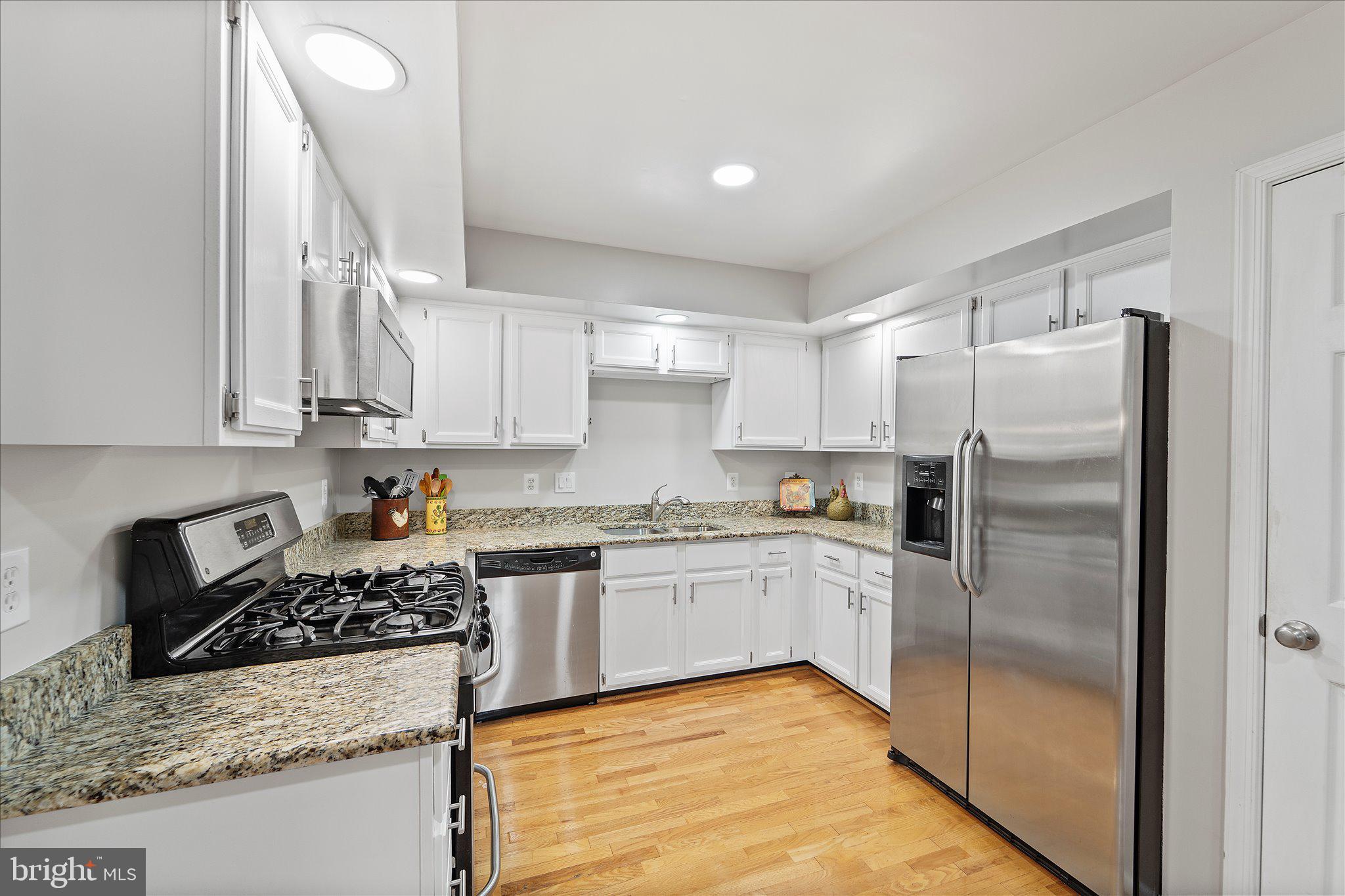 46574 Broadspear Terrace Sterling, VA 20165 - Photo 7 of 41