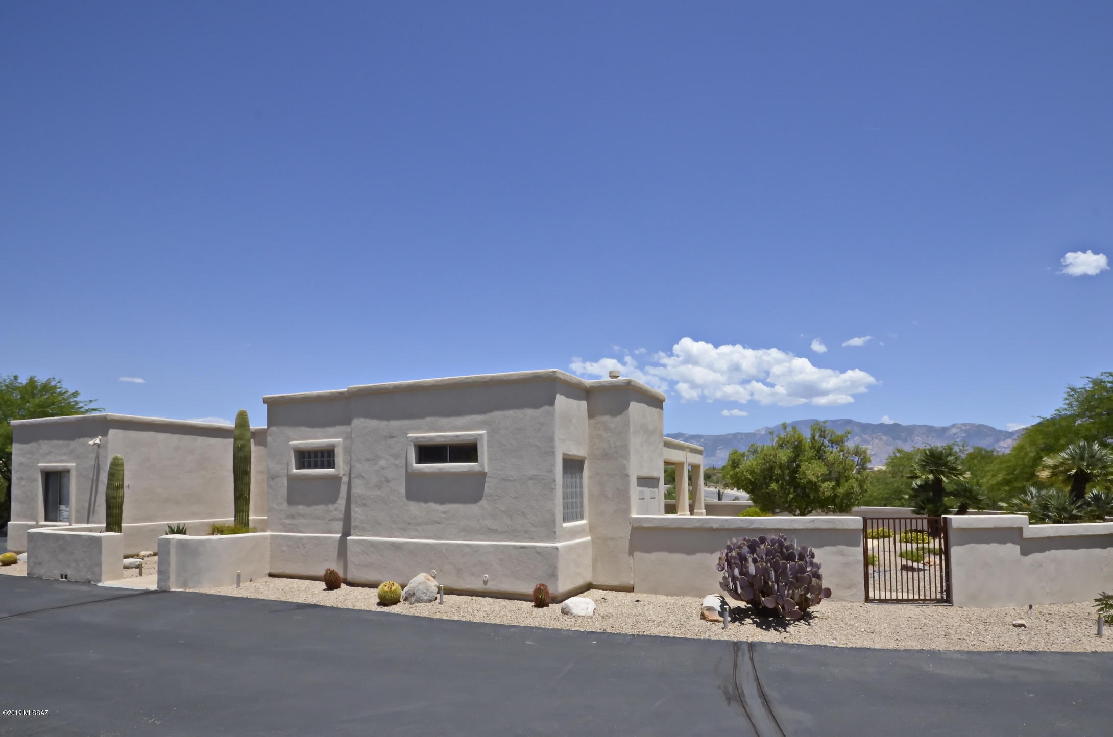 12315 North Copper Spring Trail Tucson, AZ 85755 - Photo 3 of 31