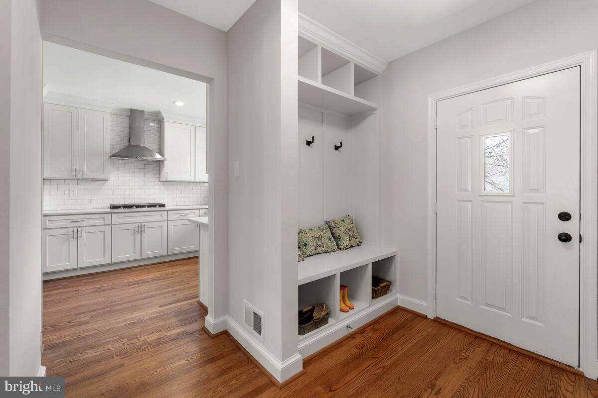 8917 2nd Avenue Silver Spring, MD 20910 - Photo 3 of 48 Gallery Image 3