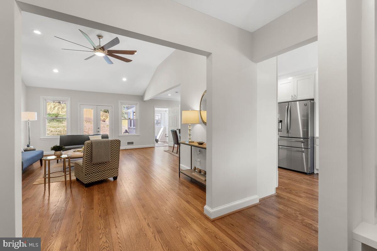 8917 2nd Avenue Silver Spring, MD 20910 - Photo 4 of 48 Gallery Image 4