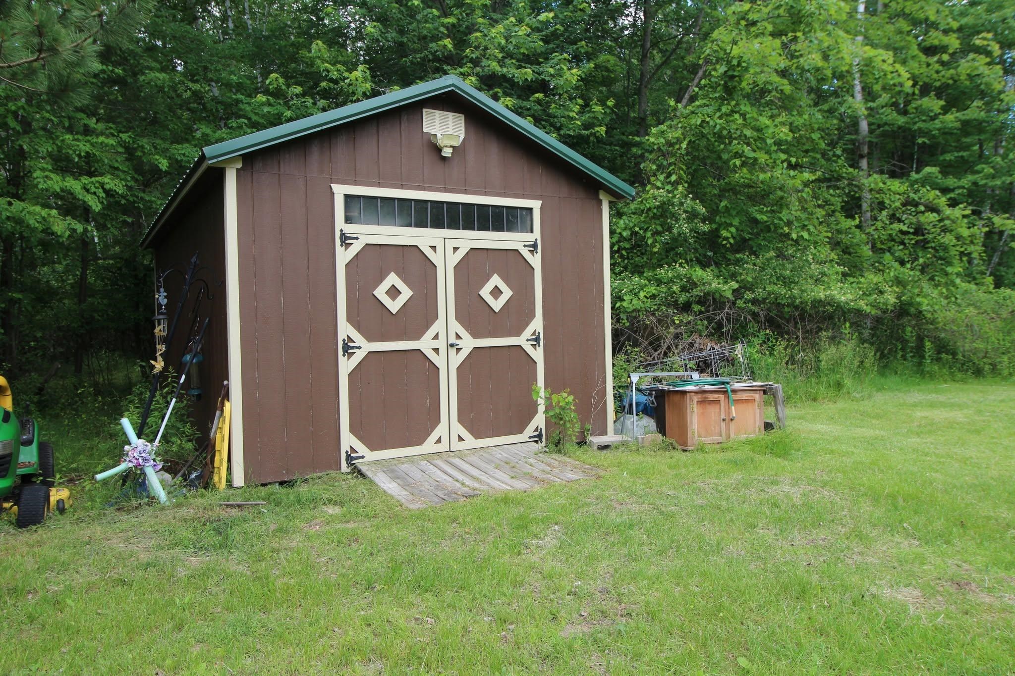 11571 East Deerfield Road Shepherd, MI 48883 - Photo 3 of 9