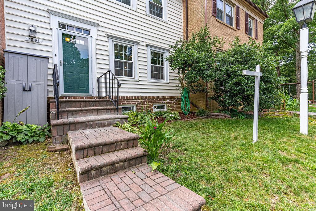 7951 Hidden Bridge Drive Springfield, VA 22153 - Photo 3 of 32
