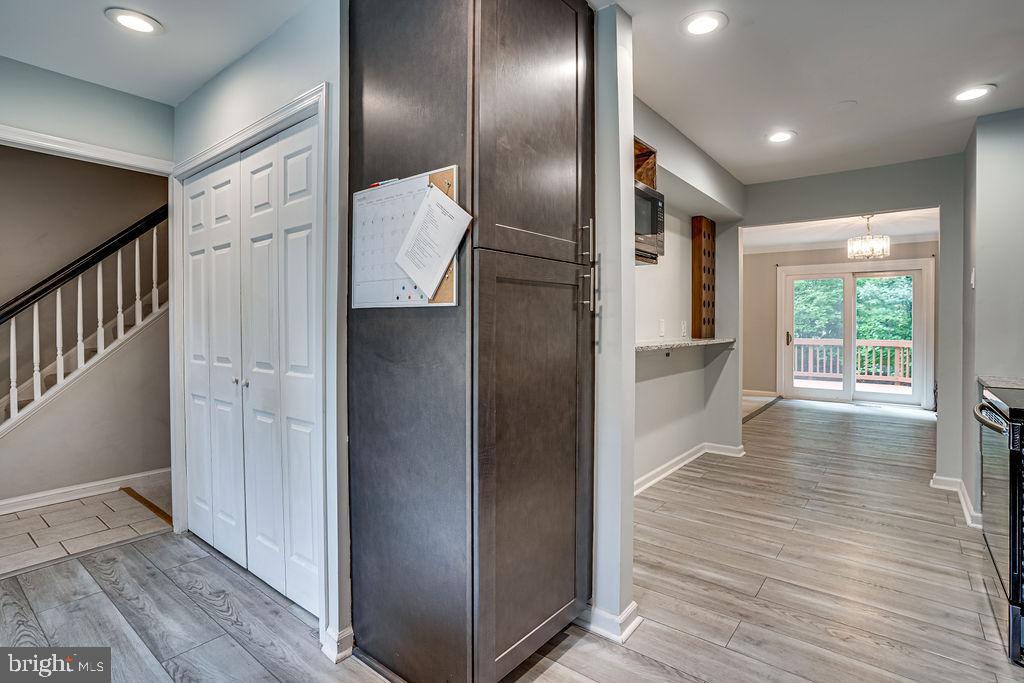 7951 Hidden Bridge Drive Springfield, VA 22153 - Photo 4 of 32